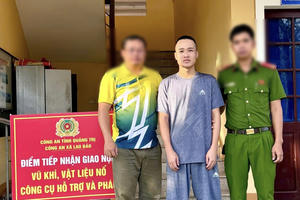 Đối tượng truy nã nguy hiểm về tội lừa đảo ra đầu thú