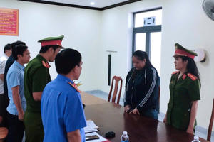 Dựng chuyện kinh doanh nông sản, dùng "lợi nhuận cao" làm mồi nhử, người phụ nữ chiếm đoạt hơn 28 tỷ đồng Dựng chuyện kinh doanh nông sản, dùng "lợi nhuận cao" làm mồi nhử, người phụ nữ chiếm đoạt hơn 28 tỷ đồng