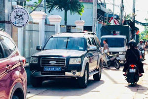 Ba mẹ con tử vong trong vụ án mạng tại TP Đồng Nai, nghi phạm bị khống chế Ba mẹ con tử vong trong vụ án mạng tại TP Đồng Nai, nghi phạm bị khống chế
