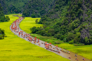 Dịp lễ mùng 2/9, Du lịch Ninh Bình đón gần 780.000 lượt khách, doanh thu ước đạt 1.030 tỷ đồng
Dịp lễ mùng 2/9, Du lịch Ninh Bình đón gần 780.000 lượt khách, doanh thu ước đạt 1.030 tỷ đồng