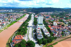 Lạng Sơn nghiên cứu 4 vị trí xây cầu kính trên sông Kỳ Cùng Lạng Sơn nghiên cứu 4 vị trí xây cầu kính trên sông Kỳ Cùng