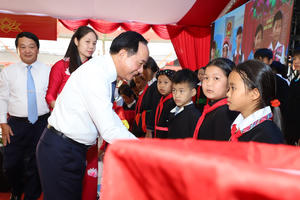 Đại tướng Trịnh Văn Quyết dự lễ khai giảng năm học mới tại Tuyên Quang
