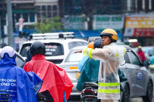 CSGT Hà Nội chủ động ứng phó mưa lớn kéo dài CSGT Hà Nội chủ động ứng phó mưa lớn kéo dài