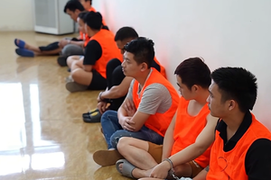 Công an 2 nước Việt Nam và Lào triệt phá băng nhóm lừa đảo xuyên quốc gia Công an 2 nước Việt Nam và Lào triệt phá băng nhóm lừa đảo xuyên quốc gia
