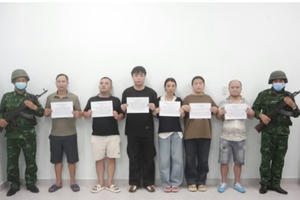 Đập tan đường dây tổ chức đưa người nước ngoài xuất cảnh trái phép, bắt 2 đối tượng Đập tan đường dây tổ chức đưa người nước ngoài xuất cảnh trái phép, bắt 2 đối tượng