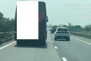 Xử phạt xe khách chạy chậm ở làn trái cao tốc Nội Bài - Lào Cai Xử phạt xe khách chạy chậm ở làn trái cao tốc Nội Bài - Lào Cai