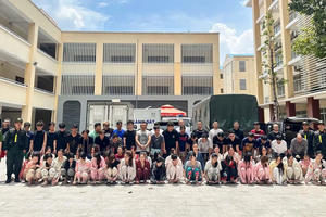 Bắt 126 người liên quan ma túy khủng tại TP Hồ Chí Minh Bắt 126 người liên quan ma túy khủng tại TP Hồ Chí Minh