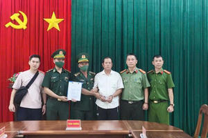 Phối hợp truy bắt thành công đối tượng truy nã đặc biệt nguy hiểm tại Lào
Phối hợp truy bắt thành công đối tượng truy nã đặc biệt nguy hiểm tại Lào