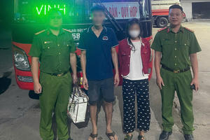 Đưa bé gái 13 tuổi bị lừa đi làm 'việc nhẹ lương cao' về nhà an toàn