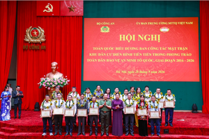 Thứ trưởng Bộ Công an yêu cầu phải gần dân, sát dân hơn, lấy sự bình yên mỗi khu dân cư làm thước đo
