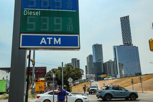 Texas ban bố tình trạng khẩn cấp vì giá dầu diesel tăng cao