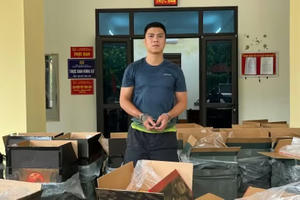 Biên phòng bắt vụ vận chuyển 21.000 bao thuốc lá lậu bằng xe tải