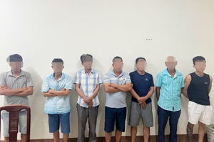 Công an Hà Tĩnh khởi tố 8 bị can đánh bạc 