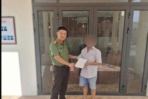 Suýt mất hơn 2 tỷ đồng vì cuộc gọi giả danh công an Suýt mất hơn 2 tỷ đồng vì cuộc gọi giả danh công an