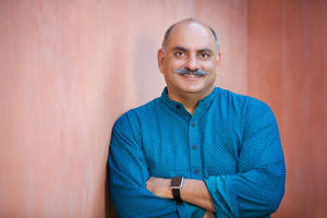 Từ cuốn sách ở sân bay, Mohnish Pabrai biến 1 triệu USD thành 14 triệu USD nhờ ứng dụng triết lý Warren Buffett