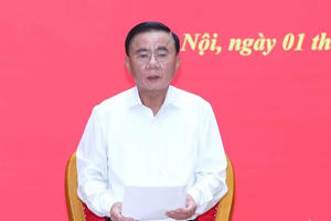 Quy định mới về trách nhiệm của đảng viên đang công tác đối với tổ chức đảng và nhân dân nơi cư trú Quy định mới về trách nhiệm của đảng viên đang công tác đối với tổ chức đảng và nhân dân nơi cư trú