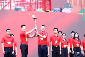 Ngọn lửa thiêng “Tôi yêu Tổ quốc tôi” viết tiếp hành trình yêu nước trong tim tuổi trẻ