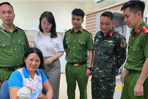 Phát hiện bé trai sơ sinh bị bỏ rơi tại phường Tuần Châu
Phát hiện bé trai sơ sinh bị bỏ rơi tại phường Tuần Châu