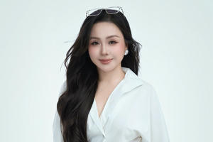 Chuyên gia trang điểm Lương Cẩm Nhung: Nghề trang điểm không chỉ là đam mê mà còn là con đường lựa chọn để thay đổi cuộc sống Chuyên gia trang điểm Lương Cẩm Nhung: Nghề trang điểm không chỉ là đam mê mà còn là con đường lựa chọn để thay đổi cuộc sống