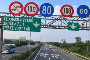 Từ 20/10, CSGT xử phạt xe chạy chậm, bám làn trái trên cao tốc Cầu Giẽ - Cao Bồ