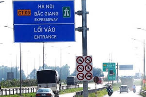 Đề xuất điều chỉnh nhiều quy định về biển báo, đèn tín hiệu giao thông
