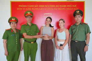 Bắt giữ 2 đối tượng cướp giật iPhone 17 của du khách nước ngoài Bắt giữ 2 đối tượng cướp giật iPhone 17 của du khách nước ngoài