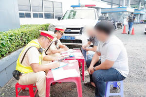 Đồng Nai: Tăng cường kiểm tra xe đưa đón công nhân, xử lý nghiêm vi phạm an toàn giao thông Đồng Nai: Tăng cường kiểm tra xe đưa đón công nhân, xử lý nghiêm vi phạm an toàn giao thông