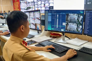 Người vi phạm có thể quét mã QR để nộp "phạt nguội" mà không cần phải đến trụ sở công an Người vi phạm có thể quét mã QR để nộp "phạt nguội" mà không cần phải đến trụ sở công an