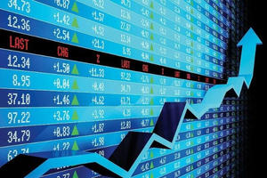 Lợi nhuận công ty chứng khoán phân hóa mạnh: VIX (VIX) bốc hơi 94% lãi quý 3, An Bình (ABS) bứt phá