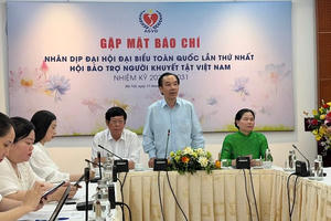 Bản tin tổng hợp 22/10: Hà Nội: Hợp nhất các hội bảo trợ người khuyết tật