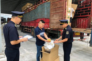 Bộ Tài chính ban hành quy định mới về thủ tục hải quan hàng mua gom biên giới Bộ Tài chính ban hành quy định mới về thủ tục hải quan hàng mua gom biên giới
