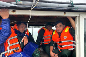 Chìm tàu cá trên vùng biển Hà Tĩnh, 1 ngư dân tử vong, 1 người mất tích