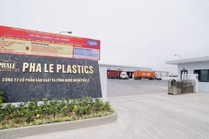 Nhựa Pha Lê (PLP) lên phương án tháo gỡ án hạn chế giao dịch, cổ phiếu lập tức tăng kịch trần