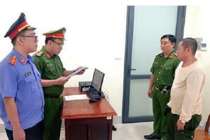 Mua bán trái phép 122 hóa đơn, thu lợi bất chính hàng trăm triệu đồng Mua bán trái phép 122 hóa đơn, thu lợi bất chính hàng trăm triệu đồng