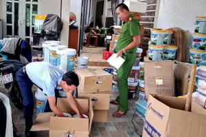 Bán sơn, bột trét giả nhãn hiệu Jotun