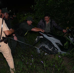 Điểm tin Pháp luật 6/10: Bắt nhóm “quái xế” gây náo loạn đường phố Đồng Tháp lúc rạng sáng Điểm tin Pháp luật 6/10: Bắt nhóm “quái xế” gây náo loạn đường phố Đồng Tháp lúc rạng sáng