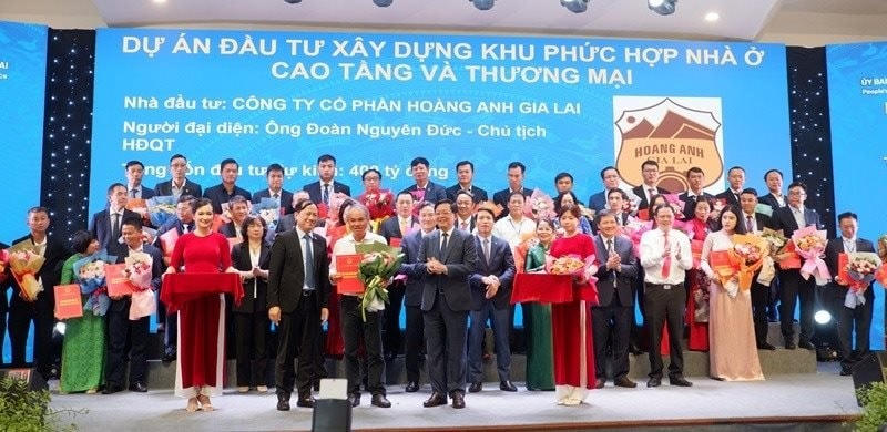 Chủ tịch Hoàng Anh Gia Lai (HAG) tuyên bố tặng căn hộ tiền tỷ cho nhân viên cốt cán tại lễ khởi công dự án 400 tỷ đồng