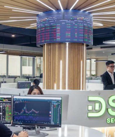 Chứng khoán DSC (DSC): Lợi nhuận năm 2025 vượt 32% kế hoạch, thâu tóm gần 20% vốn Dược Vidipha