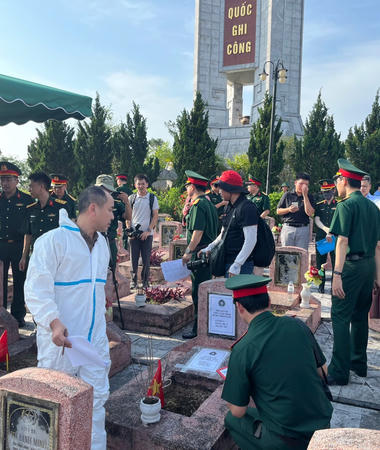 11.000 cuộc gọi, một cánh cổng và hàng vạn ký ức chờ được trở về 11.000 cuộc gọi, một cánh cổng và hàng vạn ký ức chờ được trở về