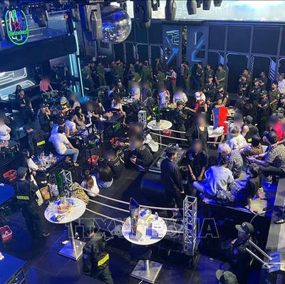 Điểm tin Pháp luật 13/10: Đột xuất kiểm tra quán bar, karaoke tại Cần Thơ phát hiện 16 người dương tính với ma túy Điểm tin Pháp luật 13/10: Đột xuất kiểm tra quán bar, karaoke tại Cần Thơ phát hiện 16 người dương tính với ma túy