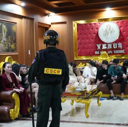 Điểm tin Pháp luật 1/10: Công an Quảng Ngãi tổng kiểm tra karaoke, khách sạn, phát hiện 100 người dương tính ma túy Điểm tin Pháp luật 1/10: Công an Quảng Ngãi tổng kiểm tra karaoke, khách sạn, phát hiện 100 người dương tính ma túy