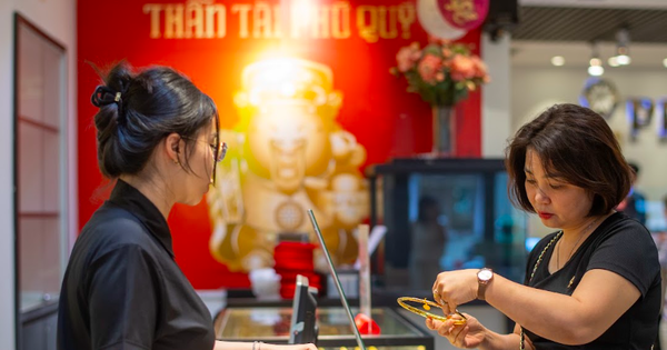 Giá vàng thế giới giảm phiên cuối tuần, vàng trong nước điều chỉnh nhẹ ngày 11/7
