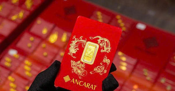 Giá vàng ngày 12/8: Vàng thế giới điều chỉnh, vàng trong nước giảm 1,7 triệu đồng/lượng