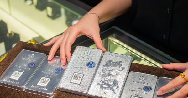Giá bạc thế giới giằng co quanh 53 USD/ounce, bạc trong nước giảm ngày 30/10