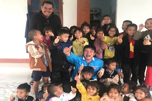 Hành trình không có trong giáo án của thầy giáo vùng cao: Những chuyến đi gọi trò về lớp