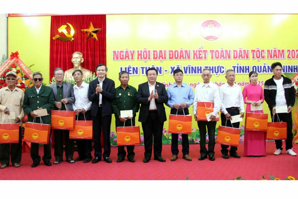 Ông Nguyễn Xuân Thắng dự ngày hội Đại đoàn kết toàn dân tộc tại Quảng Ninh