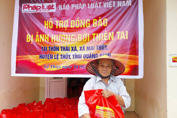 BÁO PHÁP LUẬT VIỆT NAM KÊU GỌI HỖ TRỢ ĐỒNG BÀO VÙNG LŨ NAM TRUNG BỘ