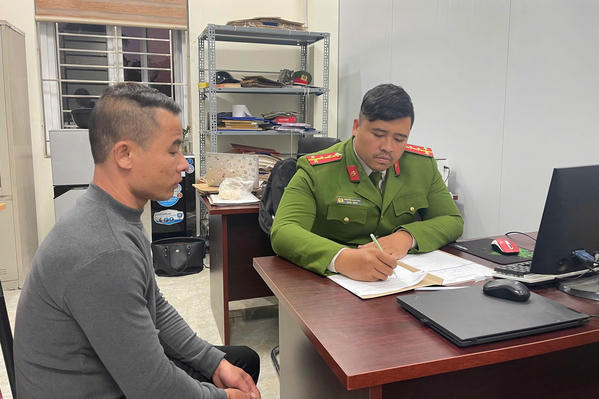 Đối tượng trốn thi hành án hơn 7 năm đến Công an Hải Phòng đầu thú