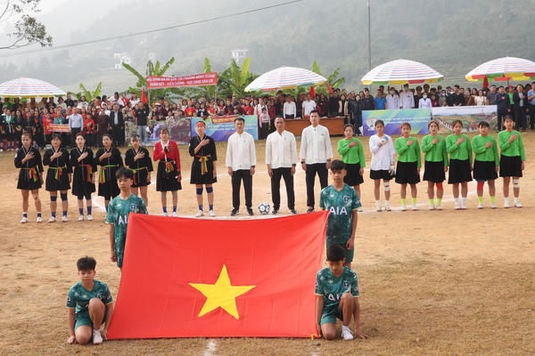 Lâm Thượng (Lào Cai) thắng lớn tại Giải Bóng đá nữ các dân tộc thiểu số tỉnh Quảng Ninh mở rộng 