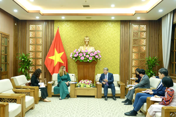 Bộ Tư pháp tăng cường hợp tác với UNICEF trong bảo vệ quyền trẻ em Bộ Tư pháp tăng cường hợp tác với UNICEF trong bảo vệ quyền trẻ em